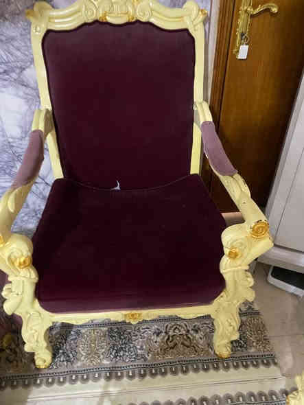 السلام عليكم 
تخم قنفات مكون ست قطع ٤ نفر واحد ١ عدد ٢ نفر ١ عدد ٣ نفر 
السعر ٢٠٠ العنوان حي الحسين
الرقم ***********
