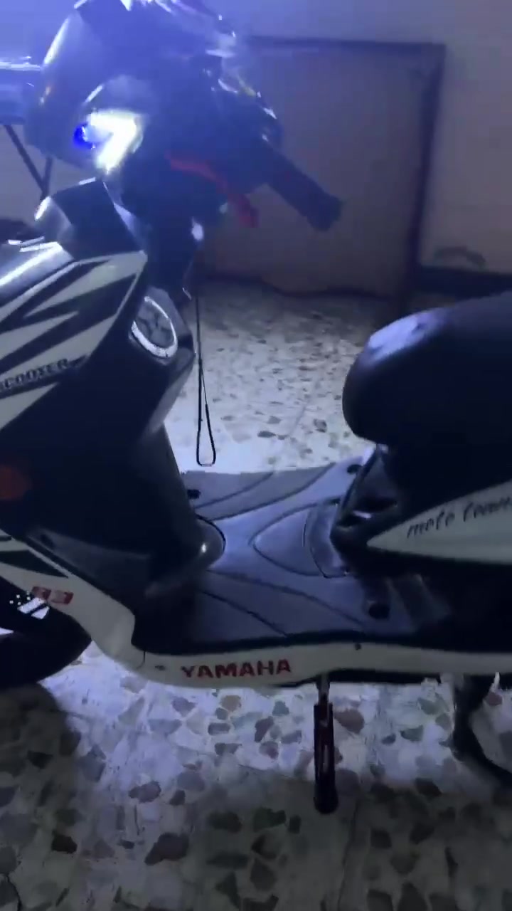 سكنس فحل طلاعات نوزل دراجه مكينه برغي مامفتوح بيه وكله محسن ودهن امزويل وشرط شلعه ومعدل ودراجه بيه صدر ديواي كرزي ويدات وقبق فلاوين وستاند صفح وفراك Ncy وبيه سستم صوت مكان بلديات واليريده يتصل على هاذه الرقم ***********
