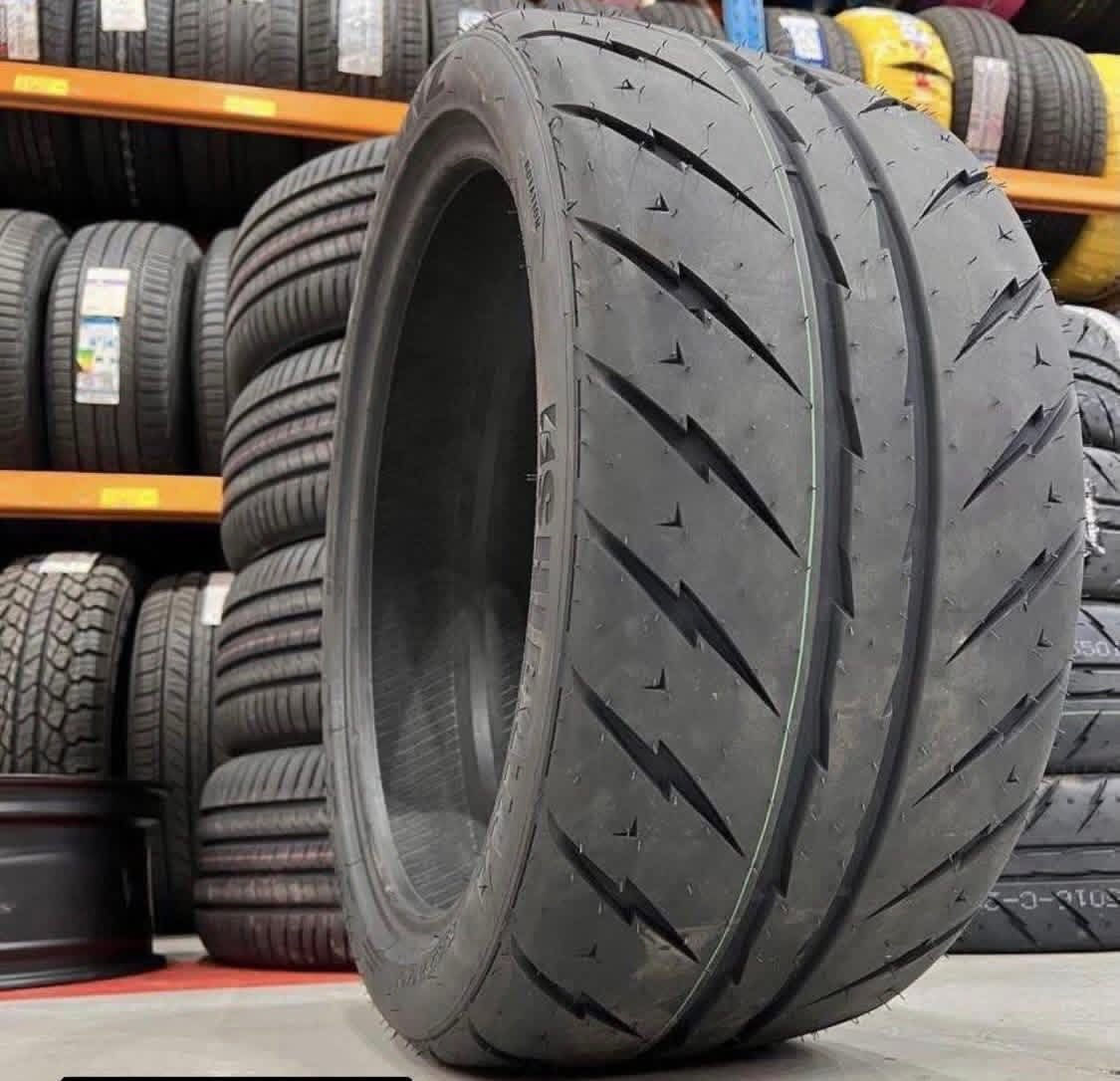 السلام عليكم 
توفرت كميه محدوده من إطار ريدانز  المخصص للاستخدام اليومي والدوسات القياس 
285-35-20 ريدانز 
السعر : 285 الف شامل مع اجور الشد 
المكان : بغداد
***********
