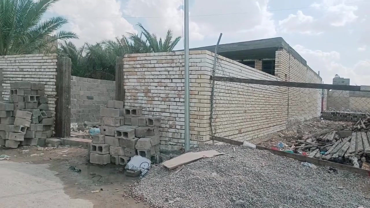 للبيع قطعه ارض مساحه 100 متر
قرب حسينيه شيخ وهاب بفرع اسواق نمبر وان 
واتساب ***********
