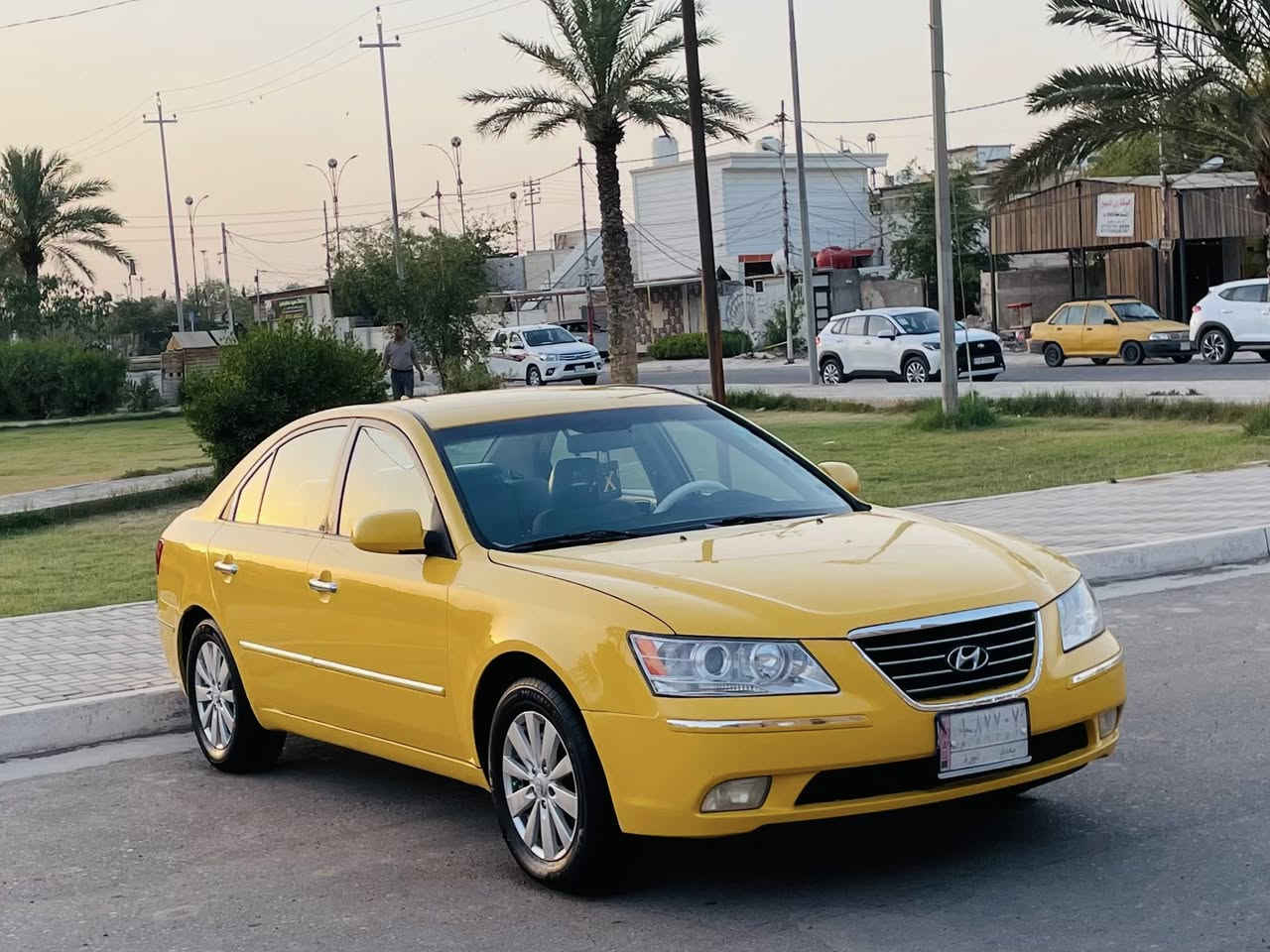 سلام عليكم سوناتا موديل 2010 وارد امريكي حادث باب بدون دواخل فقط ولباقي مكفولة كفالة عامة اليبل وآحد سيارة جديدة وجاهزة من كلشي تبريد ثلج حدادية تخم تاير كير ومكينة دوش مامفتوحات مكفولات سنوية الغاية 2028 هيه غرامات مصفره خط كربلاء بغداد سيارة شرط احله من صور السعر 110  الأستفسار علا رقم *********** مكان سيارة كربلاء
