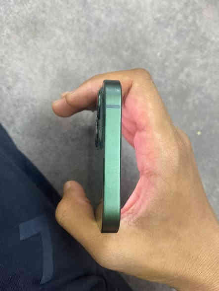 سلام عليكم شباب هذه الجهاز للبيع نضافه فول جهاز مكفول شرط الفحص ايفون 13 لون زيتوني امريكي ذاكر 128 بطاريه 93 الجهاز مكفول السعر 430 الف وبي مجال عنواني بغداد الغزاليه اي استفسار خاص او على الرقم ***********
