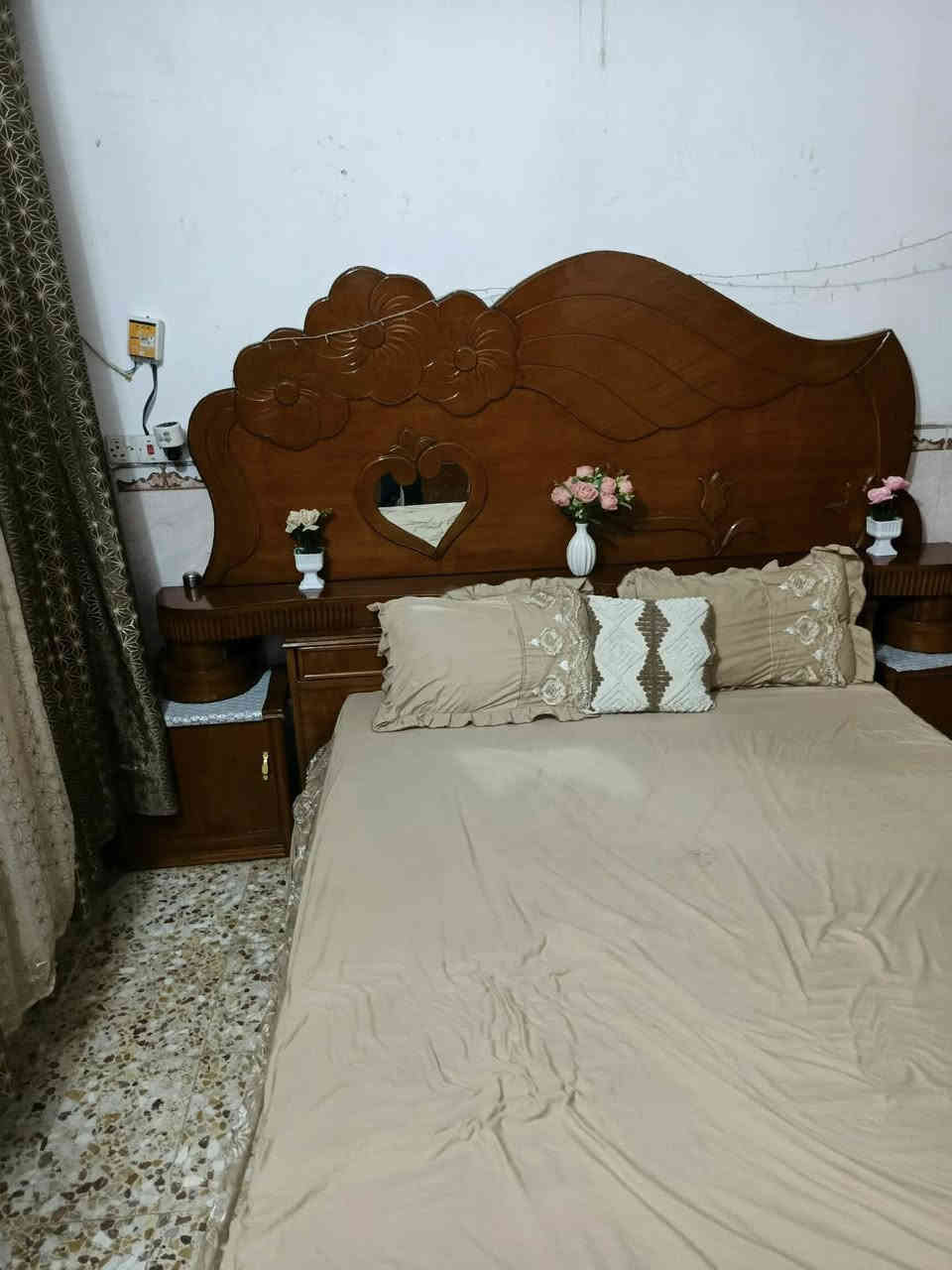 للبيع السعر ٦٥٠ مكاني حي البتول لولداية رقم الهاتف ***********
