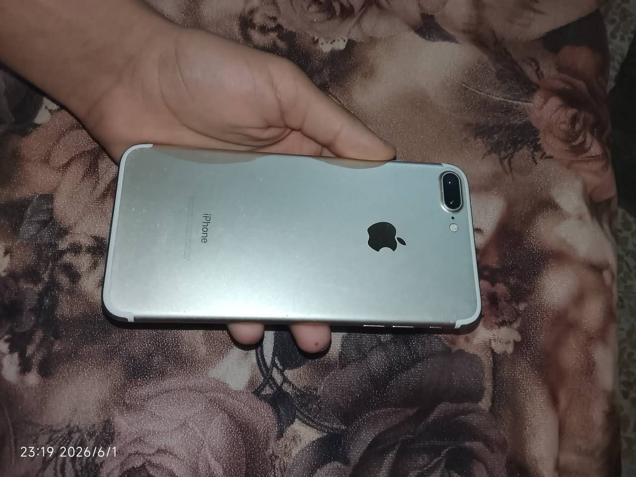 ايفون 7 Plus جهاز نضيف حيل شخطه مابيه
مبدل بطاريه اصليه تدعيلي بيها 100 
شاشه بيها شوي هذا السواد واصلا مايبين يعني لامأثر ولا يبين الا إذا تدقق 
كامره سيلفي دمعه 
كاكره خلفيه بس x1 ماتشتغل من اشتريته هيج والباقي تشتغل 
بس هاي بيه والجهاز نضافه فول كلشي بيه حلو بالالعاب فول ببجي 40 فريم بس دقه عاليه 
مراوس ب 11 عادي أخذه شنو بيه عادي أو إذا جهاز عجبني  أو بيع انطي سعر اذا عجبني أبيعك


**إذا كنت صاحب هذا الإعلان وتريد حذفه لأي سبب، رجاءا أرسل رسالة إلى الدعم الفني**