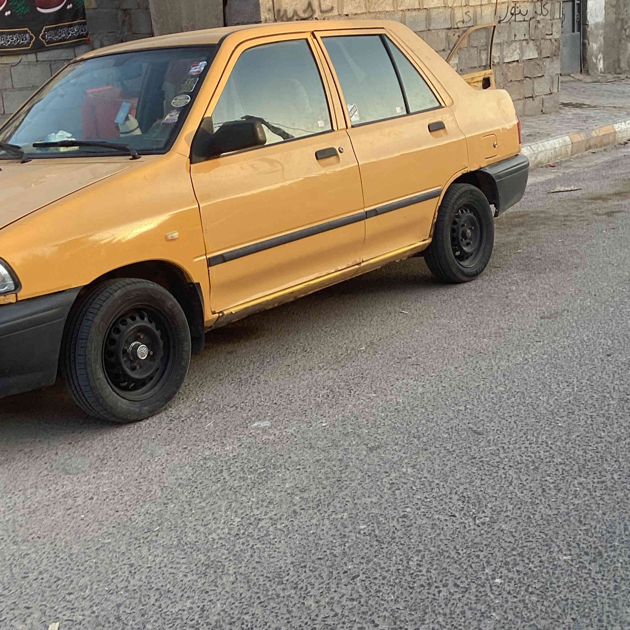 سلام عليكم ورحمة الله وبركاته 
سايبا للبيع موديل 2017
مكينه وكير نضيفات حداديه كذالك تمام 
دوشمه كشنات كهربائيات شغاله كلهن 
تبريد ثلج 
سنويه ساقطه من 2021 
وعليها هيئه 400 
السياره الله شاهد معمره من كلشي ومرتبها 
مكاني بصره فاو
السعر 25 قفل 
رقمي ***********
