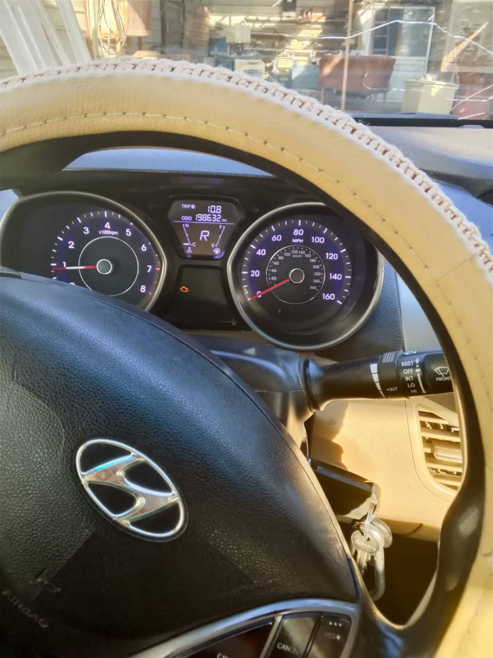 السلام عليكم . النترا موديل 2013 رقم بغداد بسمي السنوية لل2027
صبغ أقل الاحزام امريكي حادثه باب السائق والوراه ليبل واحد بدون دواخل 
***********
السعر 95
الخاص 
قاسم اللامي
