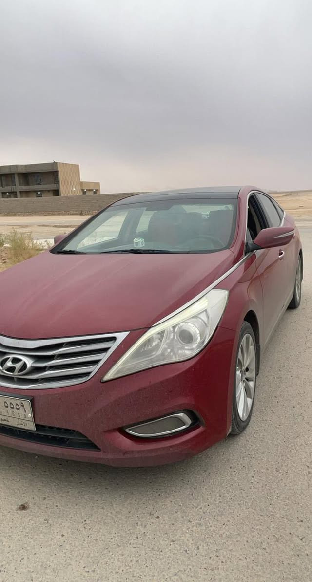 السلام عليكم
أزيرا ١٣ فووول عدا البصمه 
محرك ٦ كفاله 
السياره كفاله عامه 
مكان خالديه 
السعر مناسب جدا 
***********
