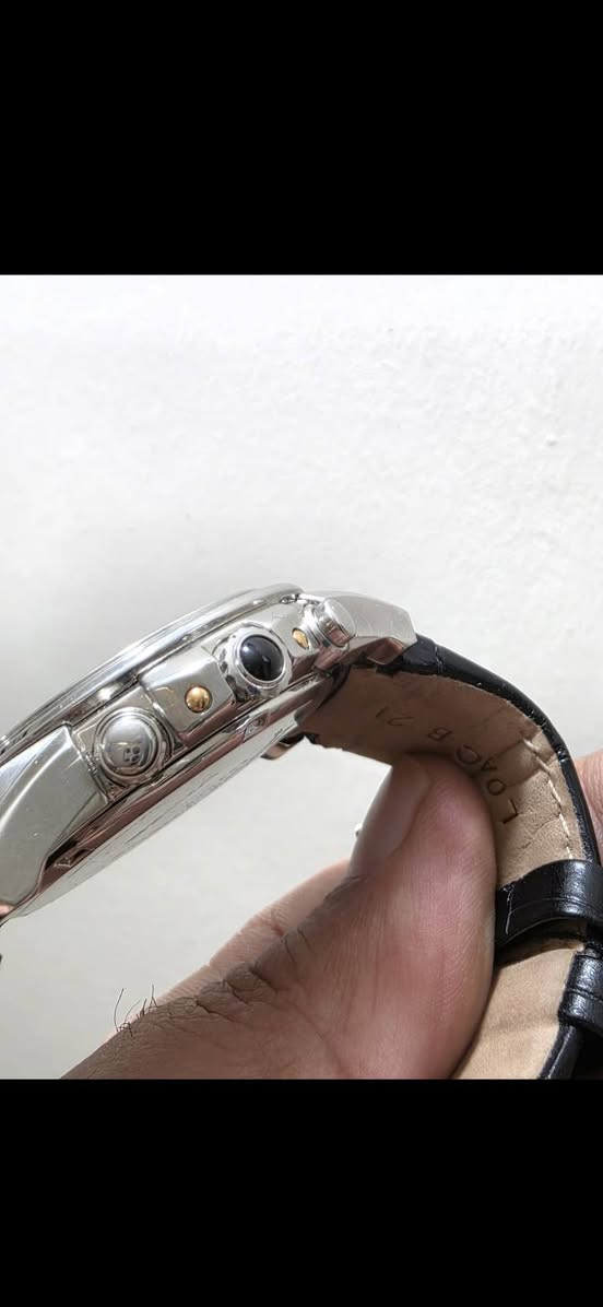 سيكو اصلي
شحن ضوئي سولار - زجاج زفير - ستووب ووج - منبه - سير جلد اصلي 
الساعه بلادي نظافه بحالة الجديد والقطر ٤٣ 
السعر ٢٢٠ الف  
متوفر توصيل - مكاني بغداد الكراده


**إذا كنت صاحب هذا الإعلان وتريد حذفه لأي سبب، رجاءا أرسل رسالة إلى الدعم الفني**