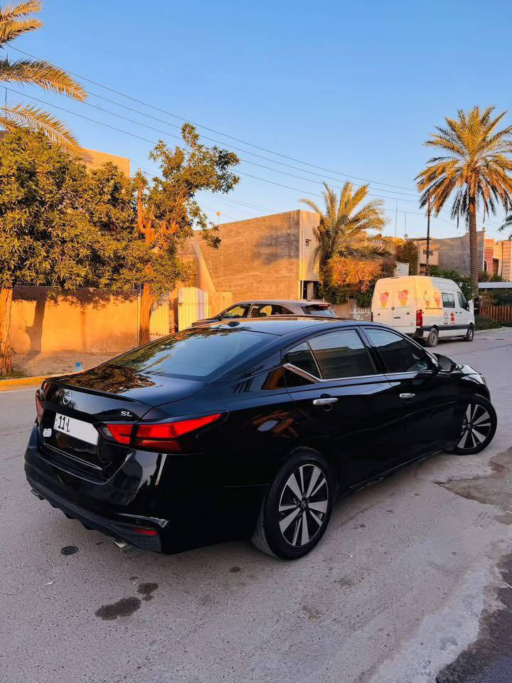السلام عليكم
السعر 128 ورقه بيع سريع 
للبيع نيسان اليتيما 2019 وارد امريكي . 
حادثها جاملغ وحافه البنيد . بدون داخل . 
رقم بغداد الدولي الجديد باسمي تحويل مباشر .  محرك 2,500 اربعه سلندر . 
كير محرك خير من الله . ماشه 64 الف
صدر امامي خلفي جديد . 
تخم تاير جديد . تبريد ثلج . 
السياره جاهزه من جميع النواحي 
السياره فول مواصفات 1/1 فئه SL  اعلى فئه 
فتحه . بصمه . تشغيل عن بعد . شاشه كبيره . كامره خلفيه . شاشه دجتل . 
تبريد بيانو . تدفئه كشنات + تدفئه ستيرن . 
دركه D . تبريد قطعتين . كشنات جلد . 
كشنات كهرباء. رادرار امامي خلفي جاني . 
نقطه عمياء . تحديد مسار . اوتو هولد .
هانك بريك بصمه . تبريد منفصل . 
نقطه عمياء . تحكمات ستيرن جهتين . 
كروز سرعه . اتركشن كونترول . 
سستم سماعت BOSE . عدد 9 محيطي . 
شاشه اعطال . تبريد قطعين . 
بك لايت لد . لد نهاري . لايت عدسات زينون . ويل كب . حساسات خلفيه . 
السياره فول مواصفات للاخير . 
السعر128 ورقه 
مكاني بغداد للستفسار ***********
