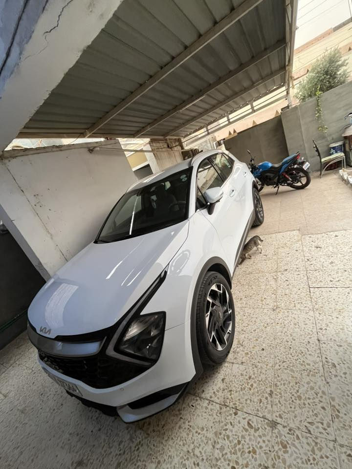 سبورتج 25 خليجي
فول عدا البنوراما
كفاله عامه من زلغ بوضع الشركه
ماشيه 23 اخت زيرو
حساسات امامي خلفي
كشنات هيتر
صندوق سلايت 
وبعد هواي موصفات 
السعر 223
الاتصال ***********
