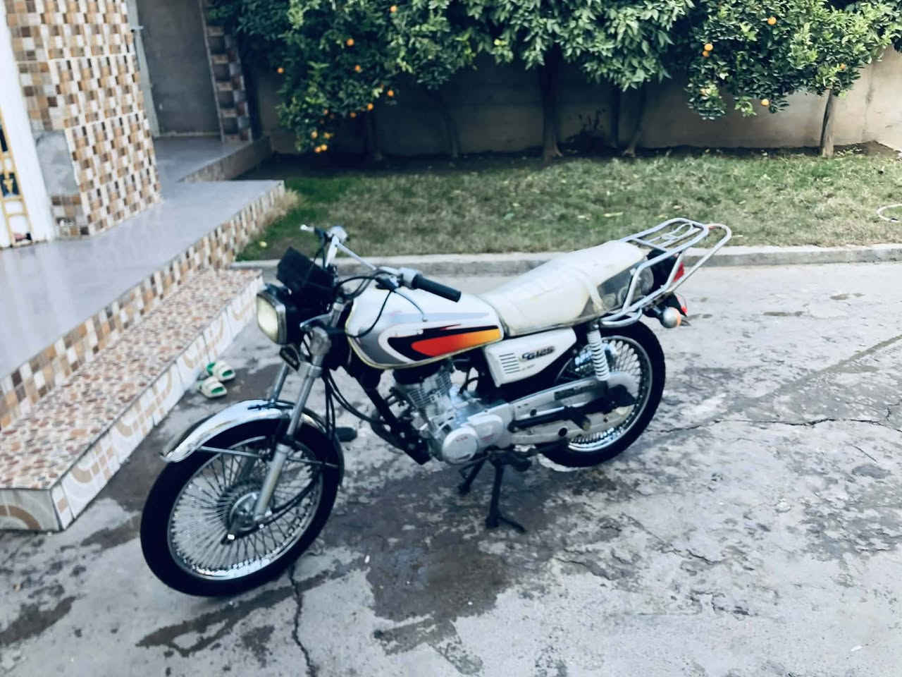 للبيع سعار مناسبه المكان كياره ***********
