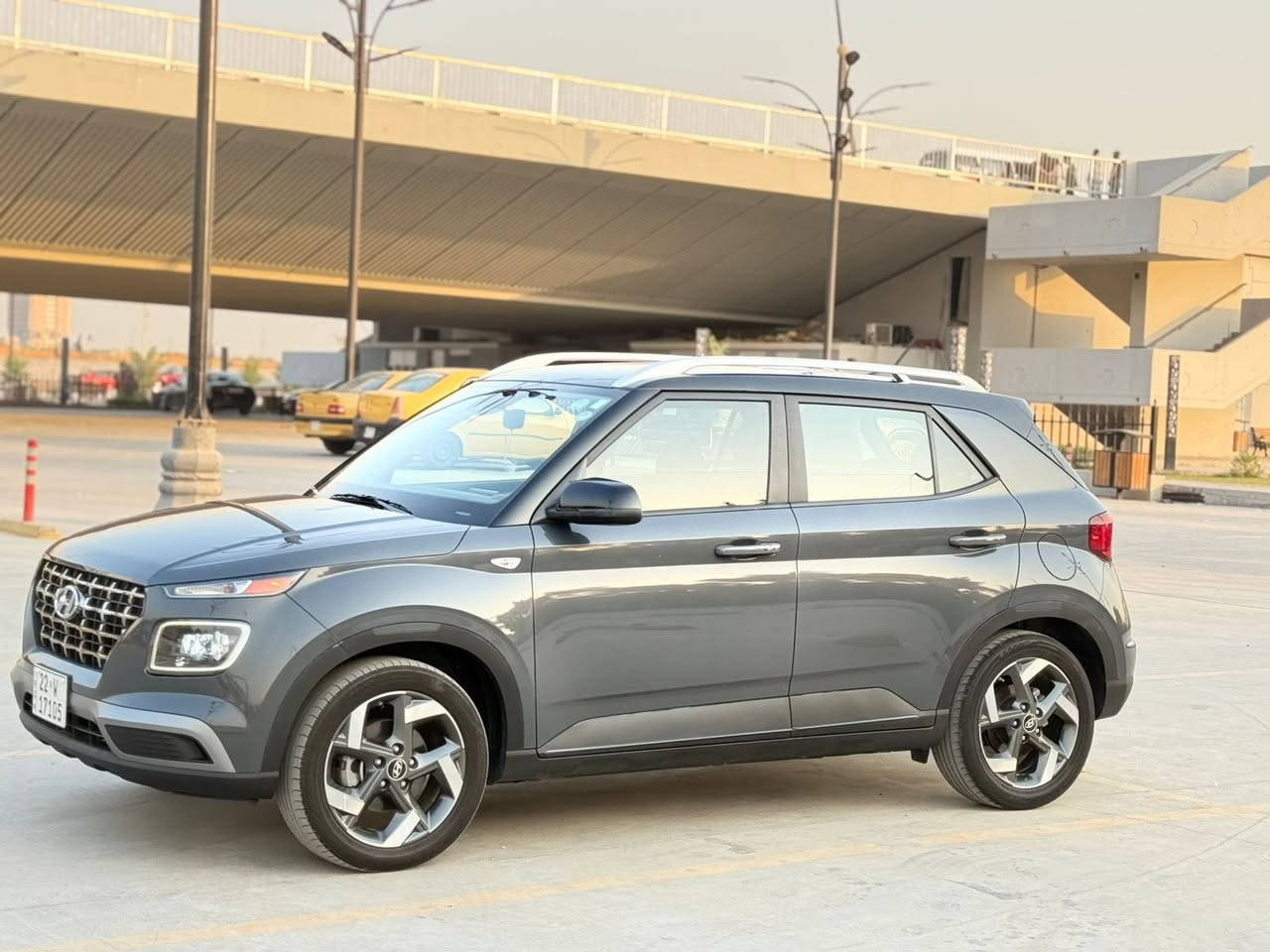 السلام عليكم 🙋🏻‍♂️🌹
للبيع هونداي فينو موديل 2023 لون أسمنتي تو كلر  دخول جديد ترقيم جديد رقم أربيل سنويه بأسمي تحويل  ثاني يوم السياره وارد أمريكي ضررها جداً بسيط كما موضح بالصور جاملغ امامي الأيمن فقط بقيه سياره مكفوله كفاله عامه بدون دواخل لغود وشواصي مكفولات سياره جديده بمعنى الكلمه بوضع شركه ترايها زيرو مكينه 1600 دوش دبل نوزل كير محرك صدر تبريد مكفولات 

برغي مابيها نقص جاهزه حجر بيئه بلادي 

مواصفات Limited 🚘

بصمه تشغيل تشغيل عن بعد 

بصمه أبواب اشاير ترحيب عند الاقتراب 

كشنات جلد تدفئه استيرن جلد تدفئه 

شاشه كبيره لمس كامره دواره 

نظام خرائط GPS كار بلي

عداد الكتروني 

ثلاث انظمه قياده سمارت ونورمال وسبورت sport 

ويل كب حجم 17 مع تخم تاير جديد 

فول تحكم استيرن أربع جهات بلوتوث حاكيه واي فاي

شاحن لاسكلي 

رادارات بالمري جانبي خلفي مسار خطي سياقه ذاتيه 

توقف ذاتي عند الاقتراب 

للأستفسار *********** اسيا ➡️

*********** عراقنا ➡️

ابو علي مكاني البياع السعر 135 وبيها مجال ❤️
