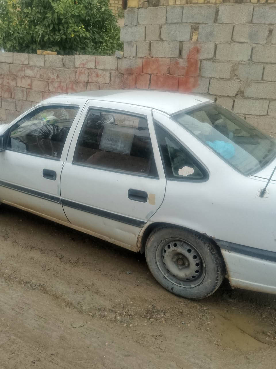 السلام عليكم اوبل فيكترا موديل 92كامله ماناقصها اي شي تحويل مباشر مامتواجد عل فيس او عل تعليق الشراي يخابر عل رقم وسياره جاهزه السعر 30وبيها مجال قليل 
الرقم ***********
