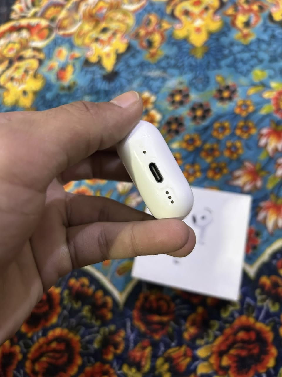 سلام عليكم ايربود ابل الاصلي جيل ال4
للاستفسار *********** واتساب السعر 180بيها مجال
