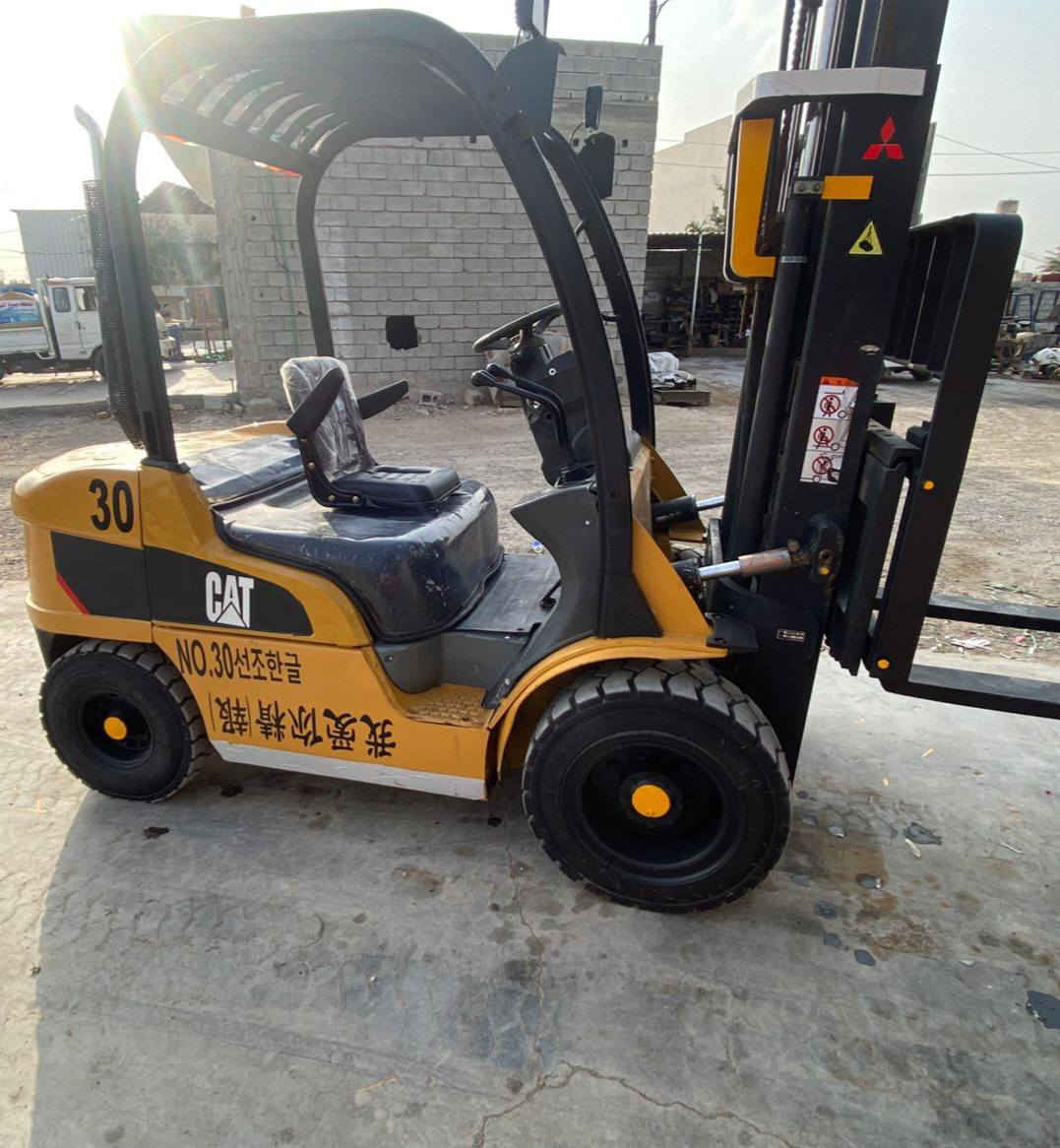 للبيع رافعه شوكيه كتر 3طن 3حركات موديل 2014كير مكينه أكسل تخم تاير جاهزه للعمل بيه اوراق مزاد شركه الببسي العنوان ديالى بعقوبة قرب مديريه المرور 
يوجد توصيل جميع المحافضات 
***********
***********
