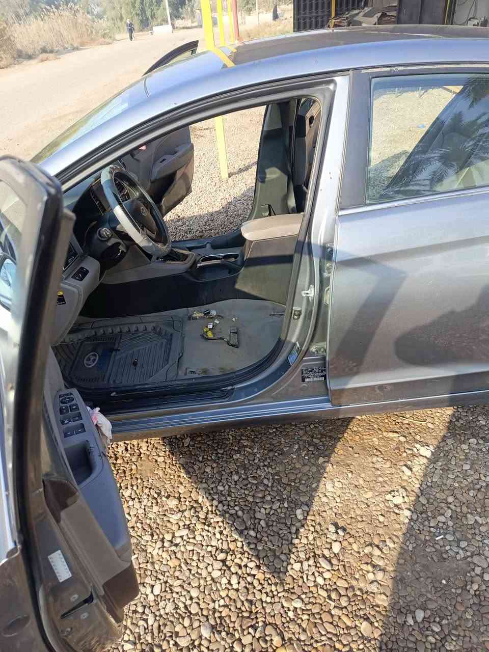 موديل 2018امريكي ضرر قطعتين فقط باب السكن والباب الخلفي
فول مواصفات ماعدا الفتحه ماشيه 68الف  

مكان السياره بغدااد ناحيه الرشيد 

***********

***********
120وبيها مجال
