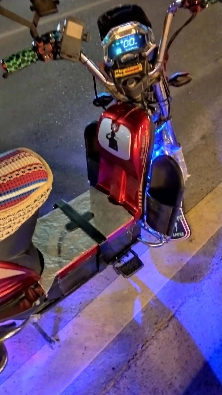 السلام عليكم
-للبيع او للمراوس 
-هارلي موديل 2025 شركه الاخوين 
-بطاريات عدد6 يقرن 10 ونص 
-دبل اشاره مثبت سرعه هورن
-لايت عالي  ابيض ناصي اصفر
-نشرات بك لايت  كله شغال
-بصمة تشغيل عن بعد +جهاز انذار🔇
-جنطه حجم كبير 
دراجه استخدام قليل ومماشي هواي
_السعر 600 وبيها مجال 
_العنوان الانبار الكرمه 
للأستفسار خاص او ***********
