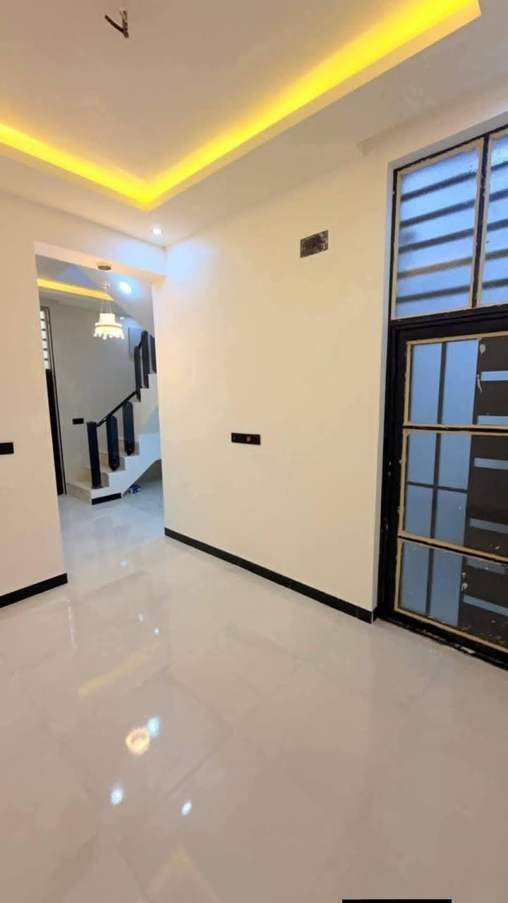 مكتب  الغدير عمود280مقابيل قريت الغدير
✅ مشمول بقرار التطويب 

قيد الانشاء 

موقع /نجف 🏡شارع الحولي مالي  عمود/ 280ستفسار *********** وتساب

البناء 🏡 المساحه 50 متر// سعر ٢٥ وبيه مجال 

غرفه/صاله/مطبخ / صحيات/مكشوفه

بناء مرتب/ اساس + سقف كونكريت + طابوك

ألخدمات 🏡 #بعد_عن_سوق_100معه كافت الخدمات***********قيد الانشاء
