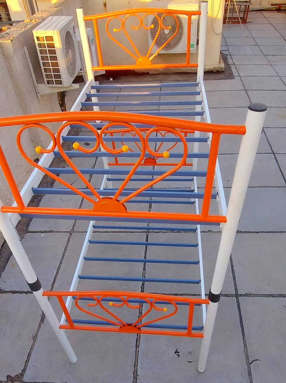 سرير حديد مستعمل للبيع 

العدد 2 / يرهم منفرد و يرهم طابقين 
طول الفرد الواحد متر و٩٠ سنتيمتر تقريباً 

سعر كل سرير 55 الف / 2 ب 110 الف دينار عراقي وقابل للتفاوض 
المكان بغداد حي الجهاد/ راسلني على الخاص


**إذا كنت صاحب هذا الإعلان وتريد حذفه لأي سبب، رجاءا أرسل رسالة إلى الدعم الفني**