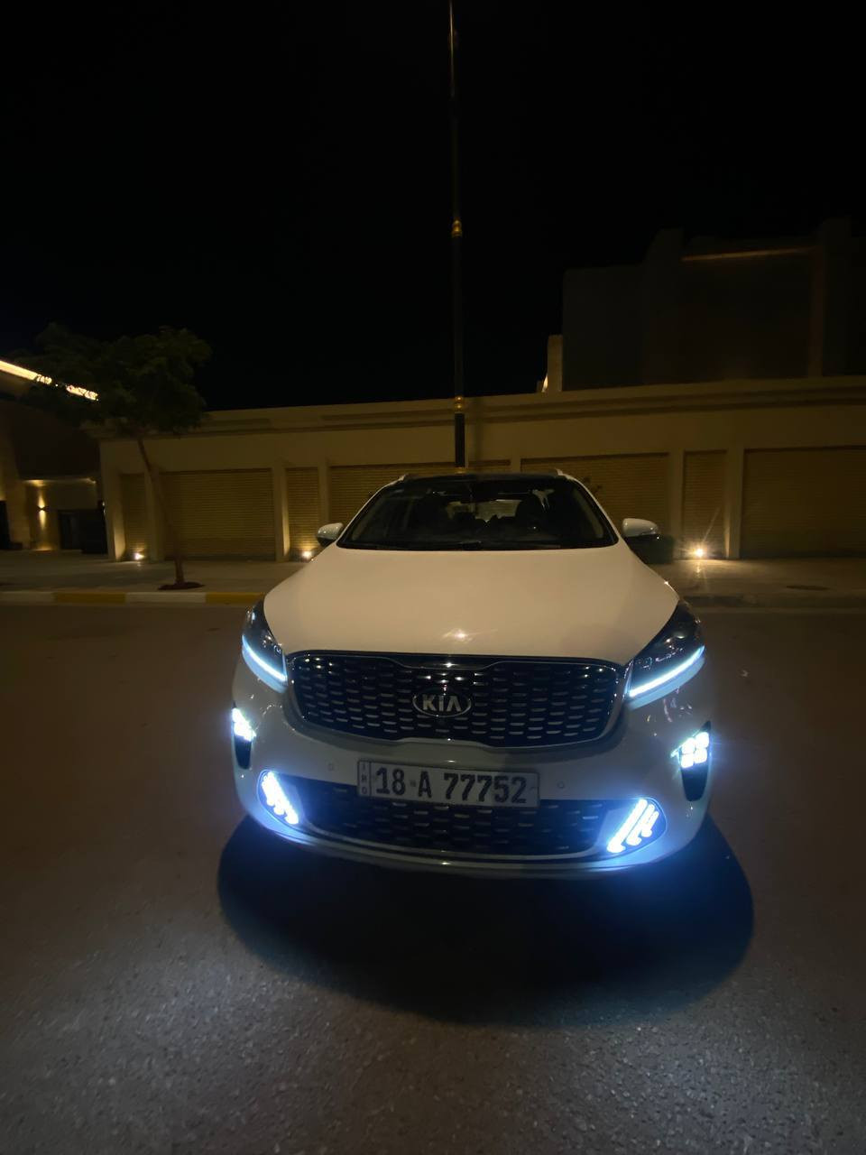 لسلام عليكم
‎كيا سورنتو 2020 كويتيه  
رقم مميز 
ماشيه 70 الف حقيقي 
6 سلندر 7 راكب. 3 قطع تبريد 
 جديد ‌‎سياره بمعنى الكلمه ‌‎ 
كويتي
مواصفات : اوتو هولد
4 كامرات 
كشنات الاماميه تدفئة تبريد
الكشنات الخلفية تدفئه 
‌‎بصمة أبواب سايد بريك كهربائي
شاحن وايرلس كشنات كهرباء
‌‎جنطه كهرباء لايت زنون 3 عدسه‌‎
‌‎4 انضمة قياده 
‌‎شاشه كبيره اصل جي بي اس 
‌‎حساس امامي وخلفي
‌‎مري شفط ويا البصمه ‌‎
‌‌‌‎تحكم استيرن فول 
‌‎حاكية : ابلوتوث : اوكس
‌‎لايت زنون بك لايت لد 
‌‎اضواء ترحيب بلادية
‌‎علامة سورنتو إضاءة بالدوسة
‌‎مرايات شفط وي البصمه 
 وَيْل 19 اكروم
للأستفسار ***********
مكان السياره كربلاء المقدسة
