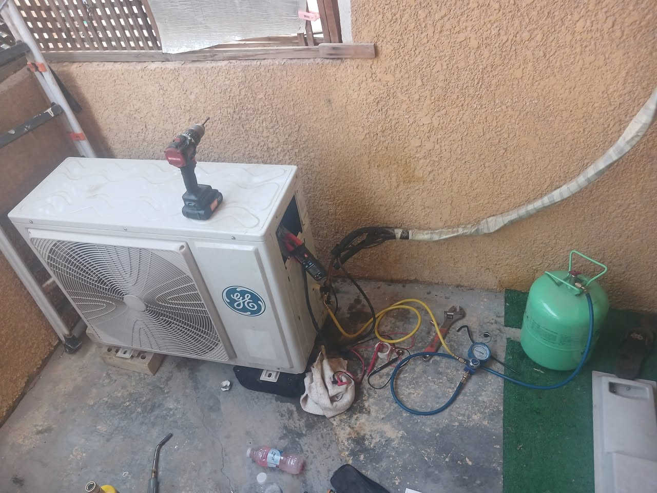 سلام وعليكم
تم صيانه والغاء عاكس دوره سبلت ماركة GE طن ونصف في منطقة الدوره

ويتوفر

❄️ صيانة | تنظيف | شحن غاز | نصب 💯

🔧 خدماتنا:• تصليح جميع أعطال السبالت• تنظيف وغسل كامل (داخلي + خارجي)• شحن غاز نوعية ممتازة• نصب وفك سبالت• فاكيوم

📍 الدورة 

📞 للاتصال:***********
