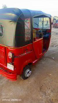 تك تك تي في اس البيع مديل 18سنويه رقم الهاتف 07828964815