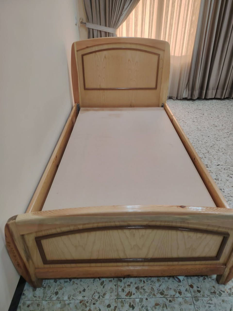 جرباية للبيع شغل عراقي درجة أولى امانت الله الحجم نفر ونص نضافة ٩٥ بل ١٠٠ السعر ٢٥٠ الف بيها مجال الاستفسار ***********
