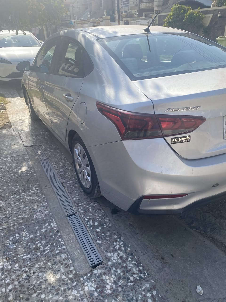 اكسنت للبيع 2019 نظيفه للتواصل ***********
