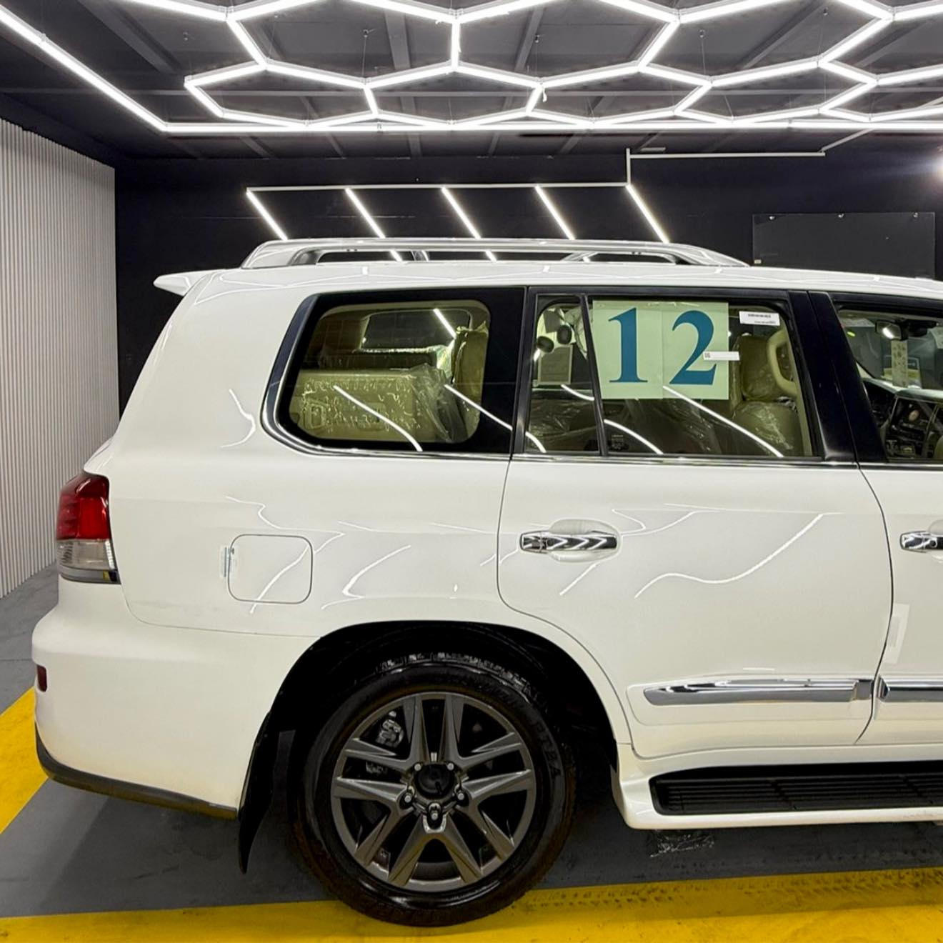 بسم الله الرحمن الرحيم ماشالله تبارك الله
lexus LX 570 2012📦
سبورت  / ٢٠١٢ بريمي اصل 🪬
 📦سياره جديد زيرو ماشييه ٩٠  الف حقيقي 
بصمات و گاعي سماعات  كل موجود
لكزز Lx 570 سبورت وضع بيلادى زيروو
 ✅السياره كفاله عام بدون صبغ بدون فتح
 بدون رصعه
سبير مانازل شريكه📦٤ طاير دنلوب شريكه
٥ كامرات 
حساس خلفي امامي 
رادار 
رادار نقطه عمياء
 داخل اصفر 
كشن كهرباء خزن
كشن تدفأه تبريد 
محرك ٨ سلندر ٥٧٠٠ 
سلايد 
سماعات بالتكم والباب الخلفي 
شاشات خلفيه
تبريد منفصل 
جكات 
باب خلفي كهرباء 
‼️كير محرك مامفتوح بشرط  كهرباء كله بشرط الفحص مكفول 
السياره كلش نظيف وترايها كلش ناعم 
السياره بدون تبديل بدون صبغ بدون فتح 

سعر:    389$ ورقه قفل
مكان السياره اربيل 
رقم جديد  سنويه فحص و هزه جديد تحويل مباشر 
رقم الهاتف للتواصل 📞***********
***********☎️
