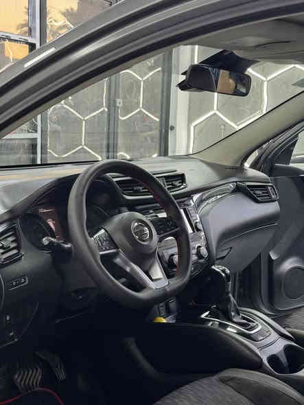 نيسان روج سبورت 
موديل ٢٠١٧ 

فورل ويل 

فول موصفات 1/1

ماشيه 57 الف 
باتري جديد تايرات جديده 

سياره كلين تايتل بدون قطره ضبغ 

بيها بارد كلش قليل بل باب الوره 

السعر ١٥٥ او بيها مجال

مكان السياره بغداد المنصور 

الهاتف ***********
