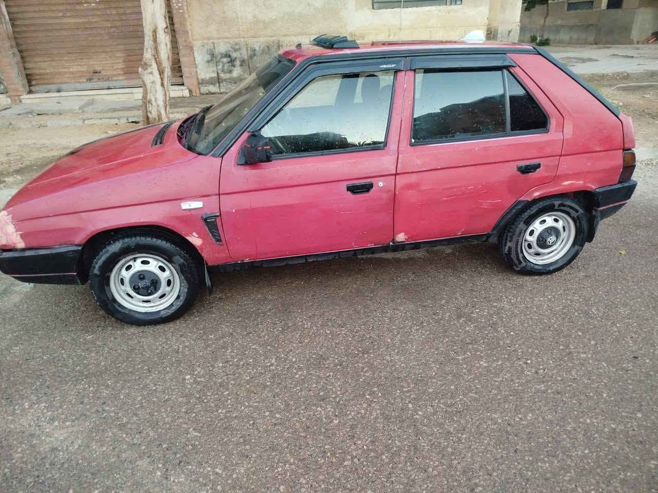 عربيه سكودا فافوريت موديل 94 فابريكا داخل بالكامل بدون اي ملحوظه رشه برا ما عادا السقف فيها رخصه سنه ونص فيها بطاريه جديده كسوه وفرش جديد مفاتيح الاصليه العربيه ماشيه 155 الف شرعي بكتالوج بتاعها سنتر كاست وسماعات جداد العدادات كوتش جديد العربيه كانت مركونه عددت صوت ليد العربيه ما شاء الله مش محتاجه جنيه مصروف ربنا يبارك لصاحب النصيب السعر المطلوب ١١٥ اي استفسار علي رقم التليفون 01200639240 السادس من اكتوبر, الجيزة


**إذا كنت صاحب هذا الإعلان وتريد حذفه لأي سبب، رجاءا أرسل رسالة إلى الدعم الفني**