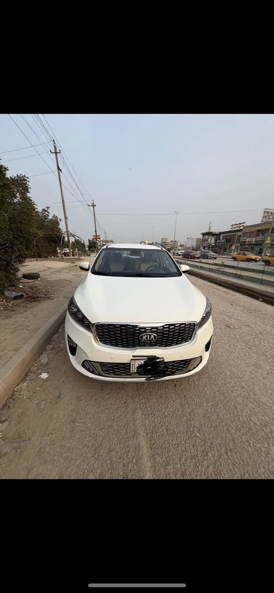 السلام عليكم 
سورنتو خليجي 2020
6 سلندر 
سبعه راكب 
بيهه بارد بسيط 
بصمه
صندوق كهرباء 
شاشه كبيره 
كامره 
كشتات كهربائي 
تبريد ٣ قطع 
بردات اصلي 
      GPS
شحن وايرلس
لايت زنون ليلا نهاري
كشنات جلد 
مكاني الديوانيه 
***********
