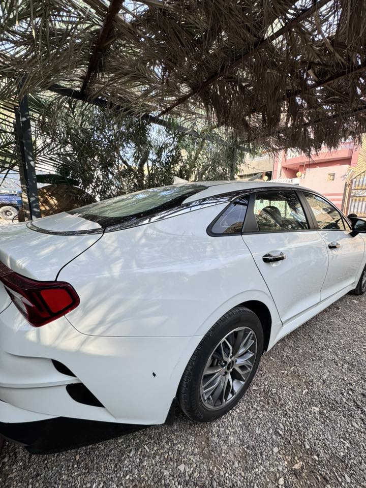 السلام عليكم k5 للبيع موديل 2022 خليجي
مواصفات السياره  
بصمه 
ويل كروم 
 المحرك 2000
ماشيه 107 
لد نهاري
شاشه لمس 
زنون
تحكم ستيرن
تشغيل عن بعد
يدات نيكل
حساس امامي
حساس خلفي 
لد خلفي 
اشاره بالمري
بيها شخطين كلش صغار بالجاملغ الايمن الامامي 
ومامكحلهن ..سعر 183  
مكان السيارة بالنجف امانة الله السياره ع وضع الشركة 
***********
