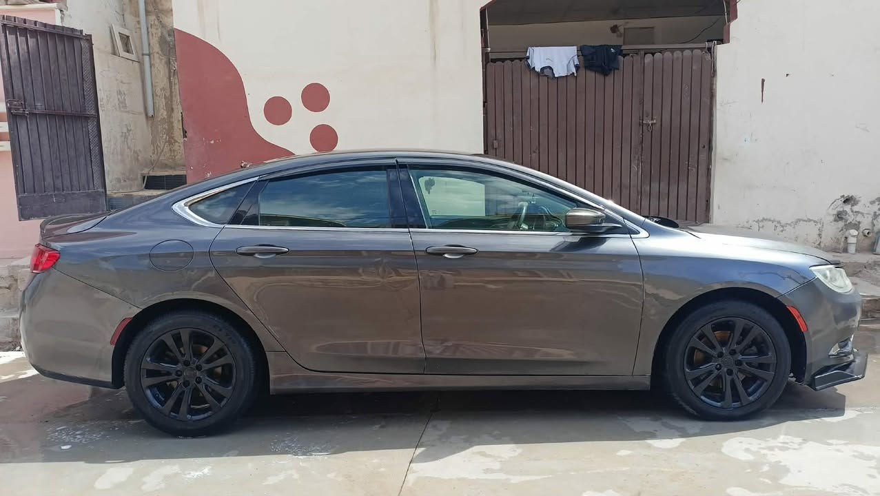 السلام عليكم
سي 200 كليسر للبيع ومرواس وترهم مقدمه زينه 

موديل 15 لون نفطي رقم اربيل نلكيزي 

كير ماوس 9 نمرة محرك 2400

هزة قبل يومين سويتها سنوية 2027 

طخم امامي وخلفي جديد قبل سبوع

تواير طخم كامل جديد 

ضرر قطعتين  راس الجملاغ الايمين ألامامي وبالباب شويه 

الا ستفسار اكثر رسالني خاص 

او اتصل على رقم بي وتساب 
مكاني الموصل الأيسر


**إذا كنت صاحب هذا الإعلان وتريد حذفه لأي سبب، رجاءا أرسل رسالة إلى الدعم الفني**