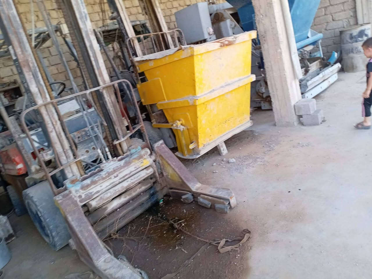 معمل بلوك كامل شغال للبيع مع أغراضها بسعر مناسب للاستفسار الاتصال على الرقم ***********
