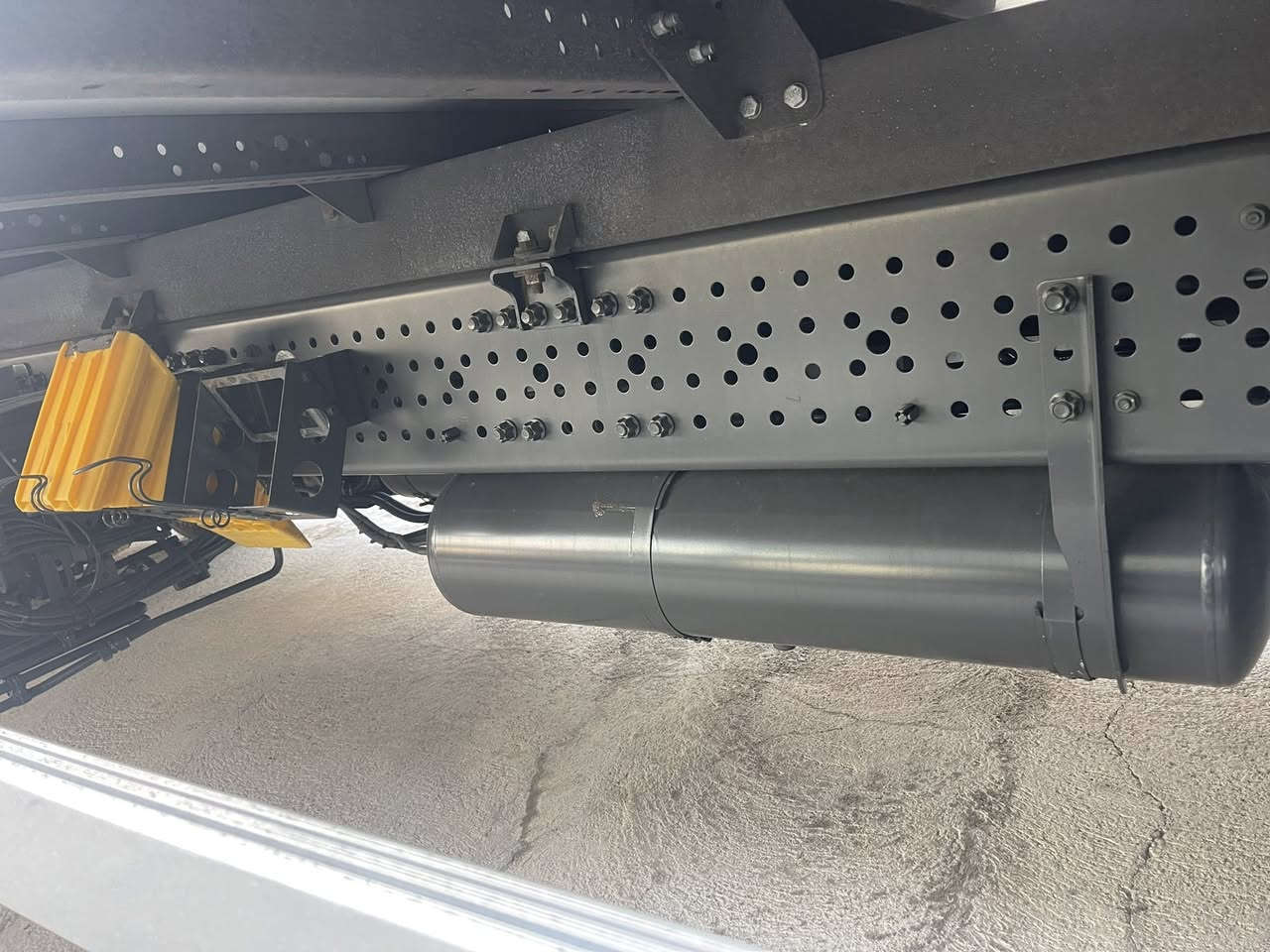 actros. 2543.   2018

‏السيارة الجديد مقفول فول مواصفات

‏عنوان السليمانية 

***********
