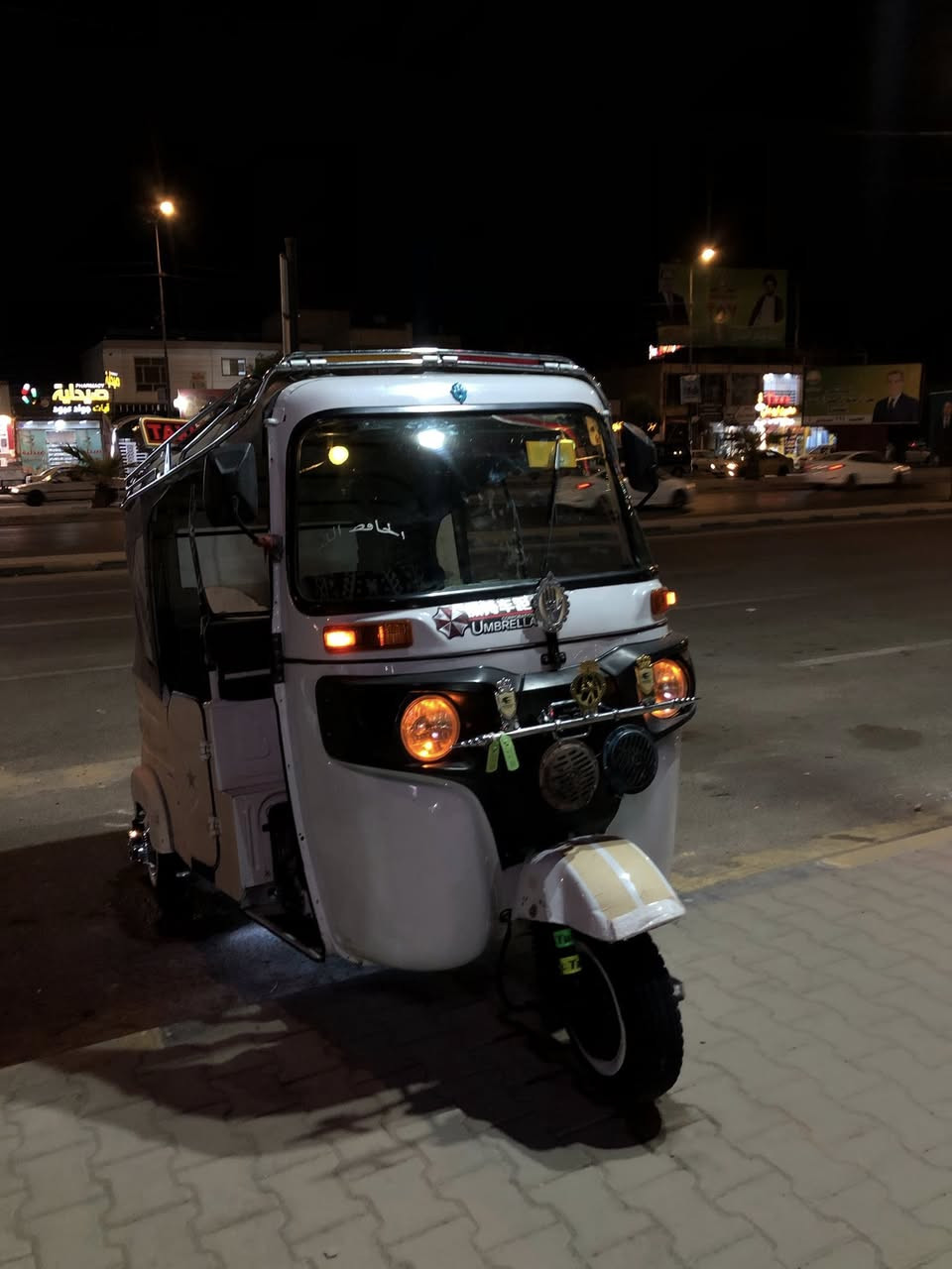 #شلونهم🙋🏻 22 رقم وسنويه مكاني نجف مكينه مكفوله من الزنجيل عشرط والبدي بي طختين صغار كلش موضح بصور فوك لبك لايت #بدون سيبايه لان مبيوعه *********** (صلايب جواريب تايرات ابو الحيه تخم ٣ كلا جديد تراي #زيرو
