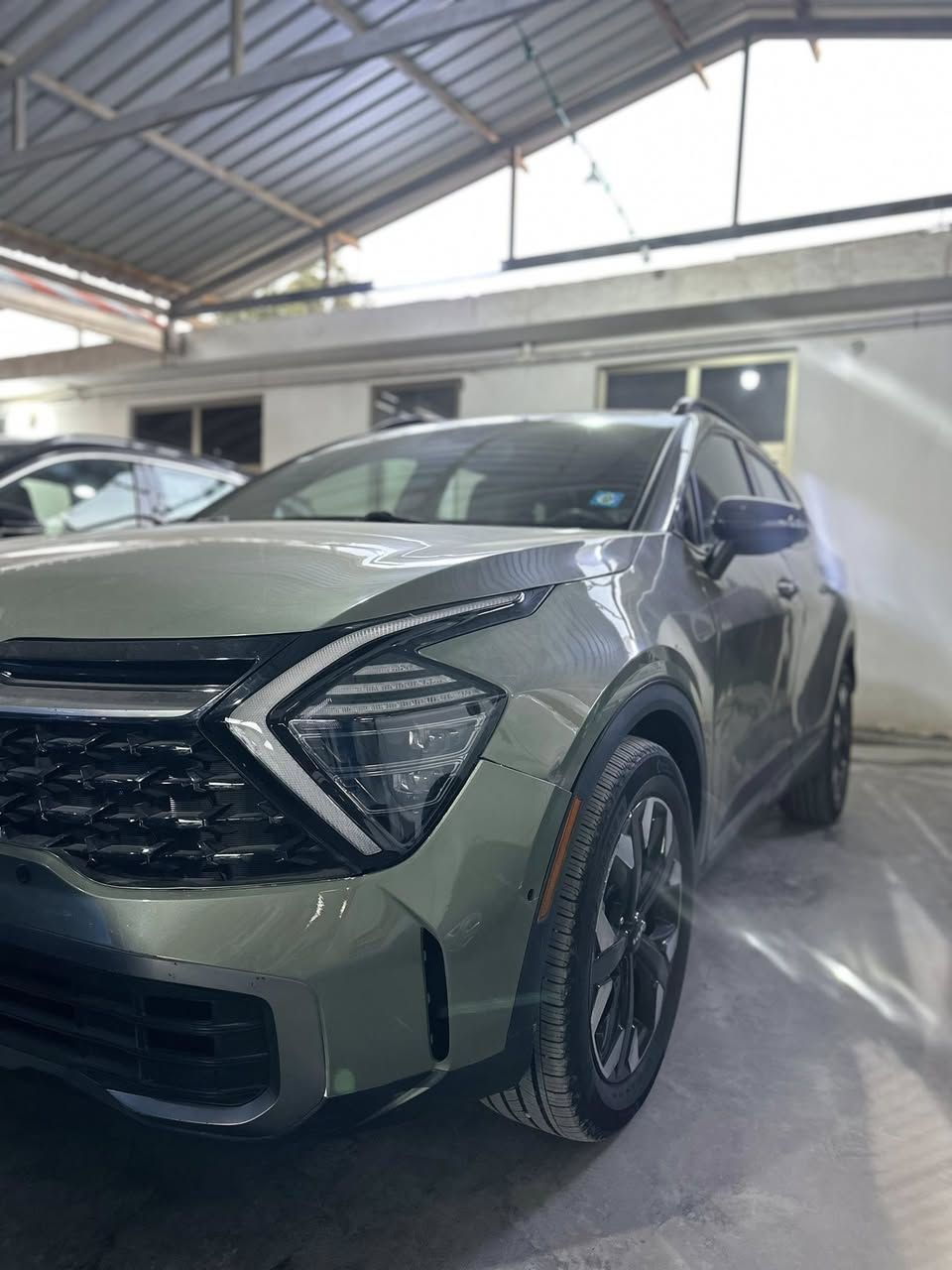 السلام عليكم للبيع 2024 فول السيارة واحد على واحد برستيج السيارة حادثهه موضح بالصورة السعر 185وبي مجال العنوان بغداد المحموديه للاستفسار الاتصال على الرقم (***********)(***********)
