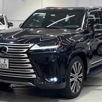Lexus LX600 platinum sas  Model 2023  5,000 km   العنوان - بغداد - نفق...