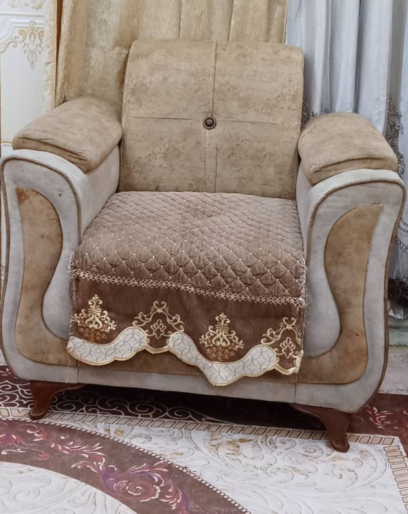 سلام عليكم تخم 10 مقعد شغل عراقي 
سعر 550
***********
