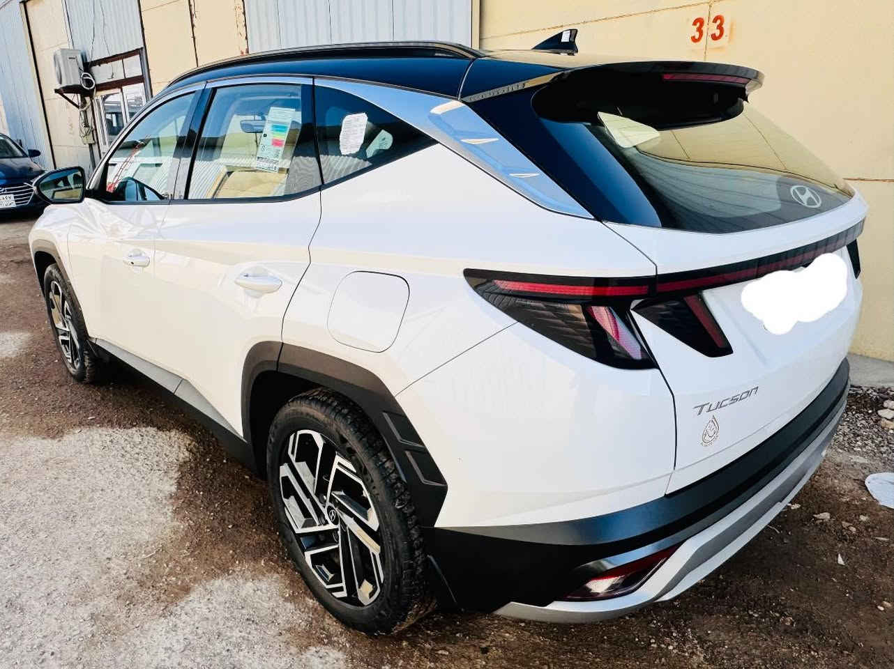 السلام عليكم
توسان موديل 2025     توكلر
رقم بغداد تحويل مباشر 
ماشية 23500 
كفالة عامة من كل النواحي 
مواصفات 
التوكلر معروفه 
مكان السيارة بغداد ش فلسطين 
السعر 238 وبيهه مجال 
***********
