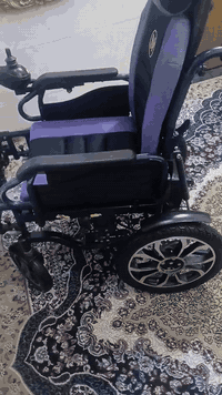 كرسي كهربائي للبيع جديد مستعمل قليل جدا جدا خاص لشلل الرباعي يعمل خمسة حركات يتحول إلى سرير سعره ٥٠٠الف الشراي يتصل بغداد سعره ٥٠٠الف حجم كبير ٥٦ ***********
