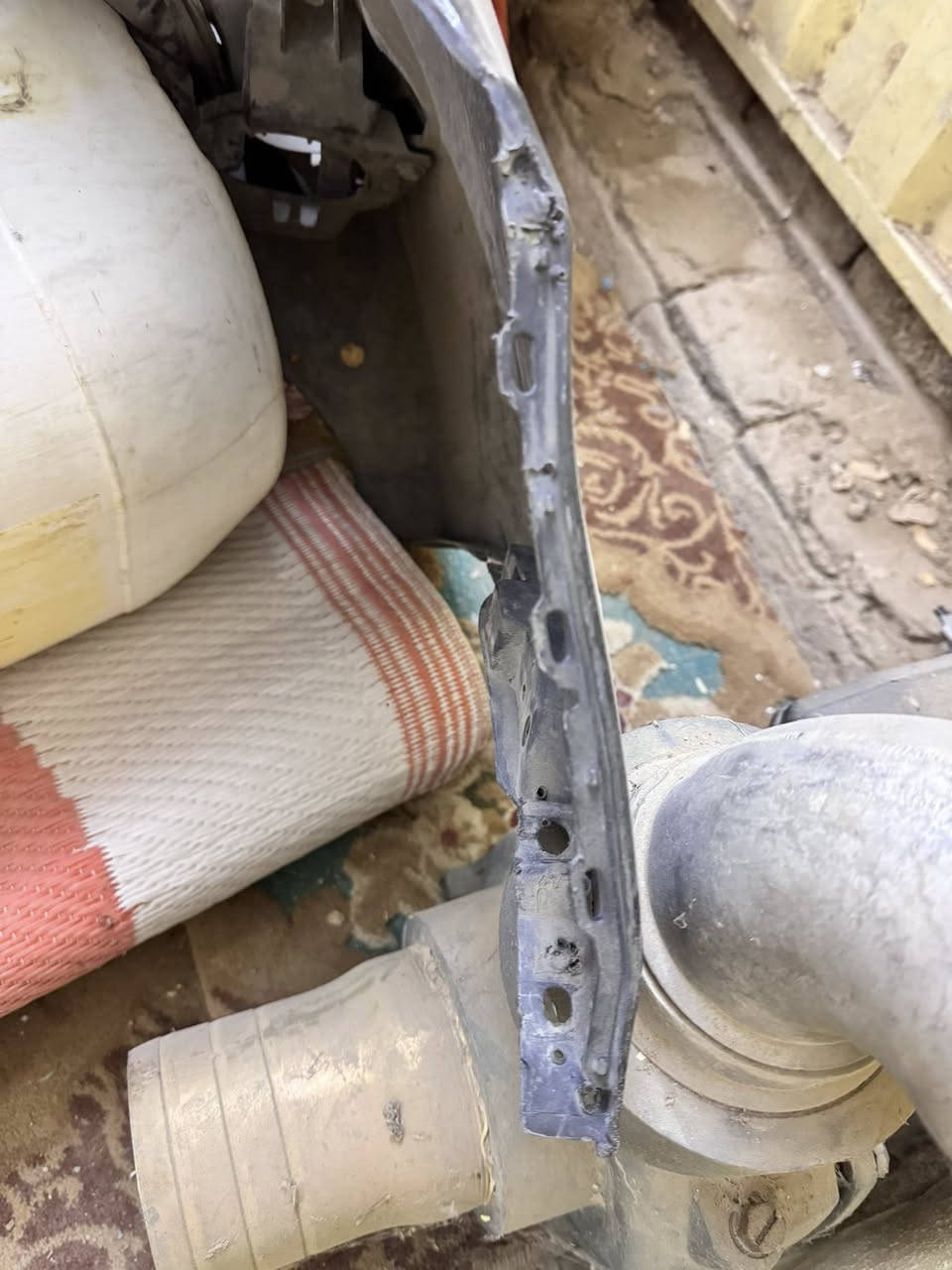 سلام عليكم
للبيع جاملغ امامي جهة سايق 

ودعامية 

وبنيد 

سعر كلهن 4ورقات 

***********
