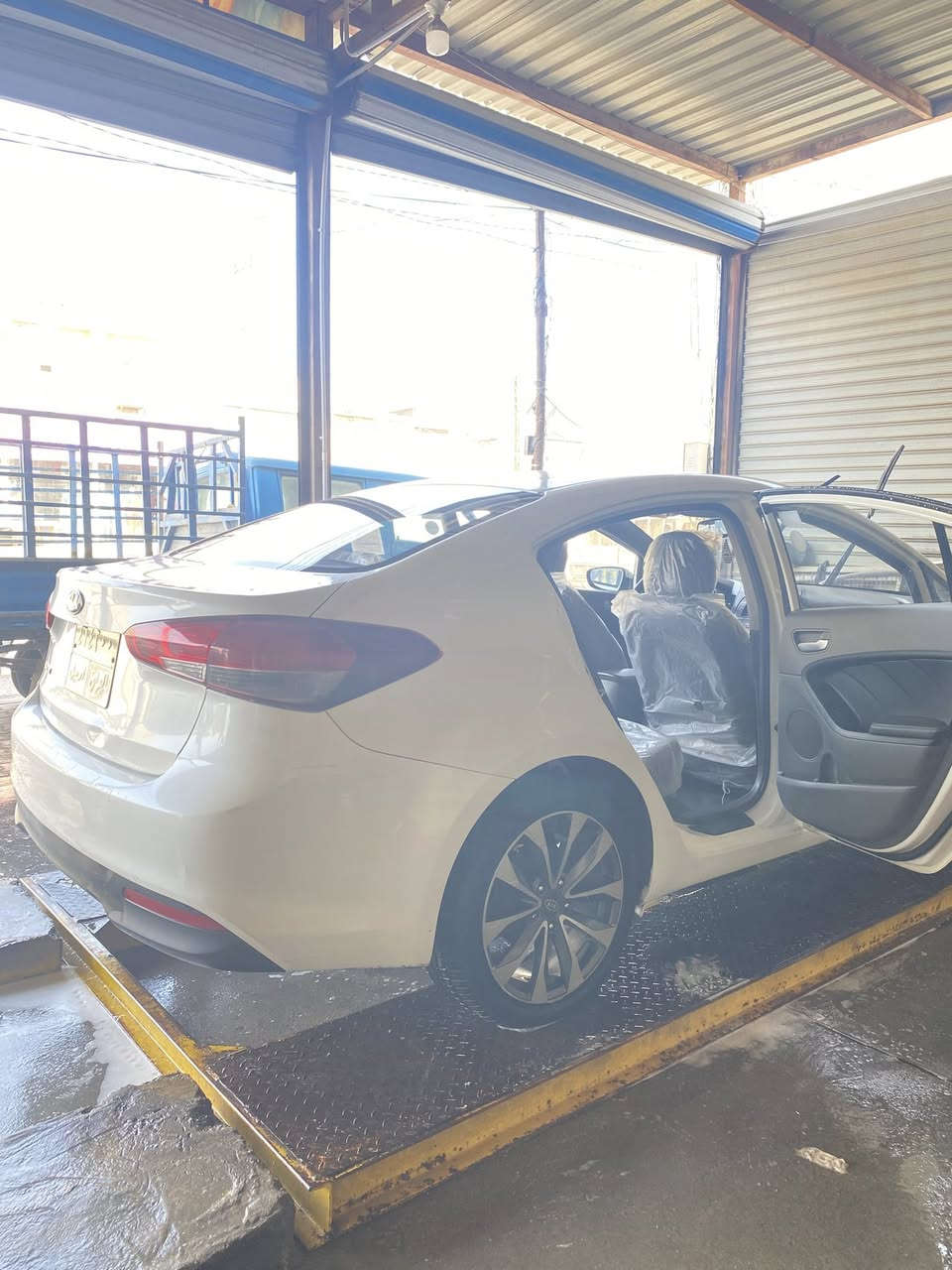 سيراتو 2017 رقم اربيل عداد المسافة 110 الف حقيقي شرط
محرك 1600 جديد ما مفتوح 
سيارة مكفولة من الصبغ ولفتح بيهة فقط بارد مكان واحد وشخط فوك بك لايت الخلفي فقط سيارة جديدة وجاهزة السعر المطلوب 128 وبيهة مجال بصيط للشراي مكاني نجف حي جامعة ***********
