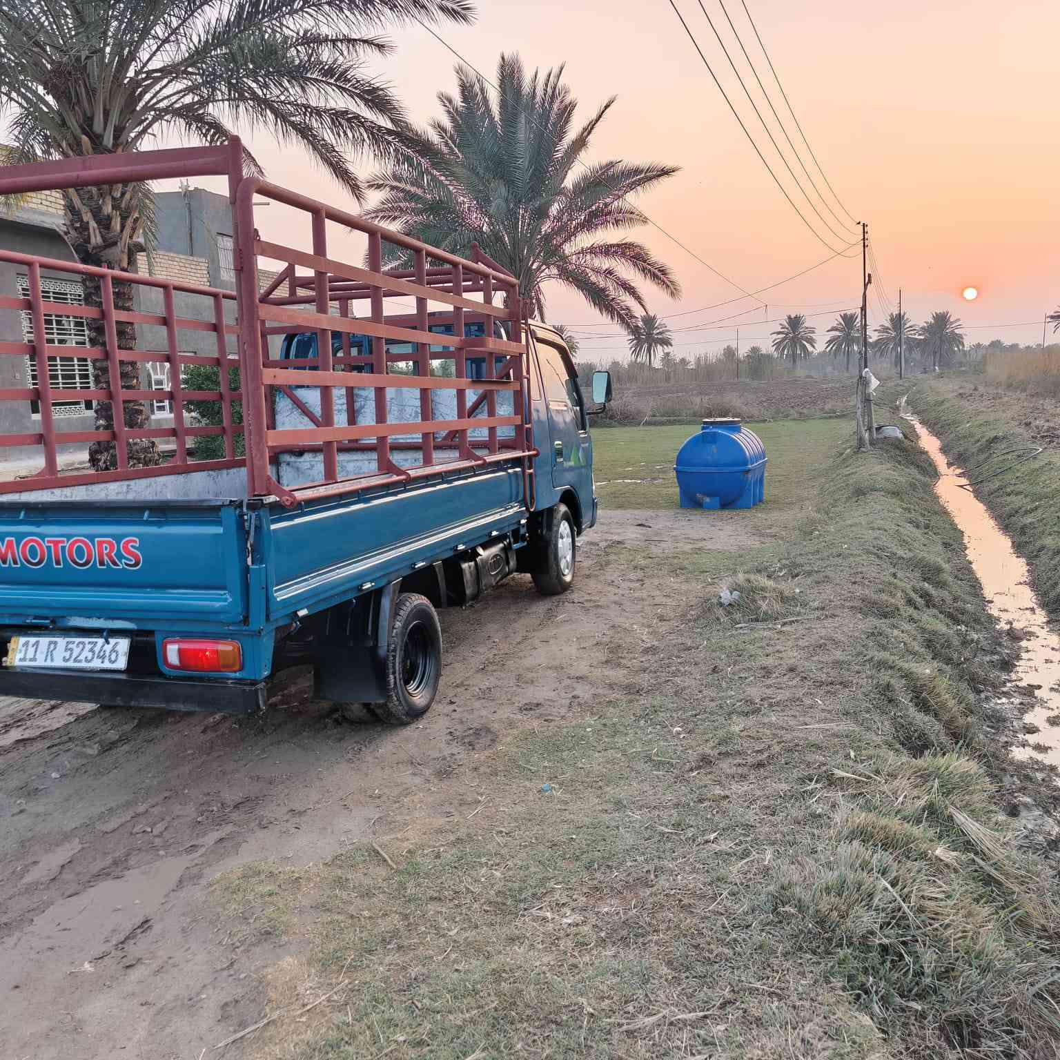 السلام عليكم كيه فونتير للبيع موديل 98 رقم بغداد انكليزي تحويل مباشر السياره مكفولة كير محرك اكسل شاصي رقم شاصي كهربائيات حداديه تخم تاير السياره مكفولة 
السعر 61 وبيه مجال 
المكان بابل 
الرقم/***********
