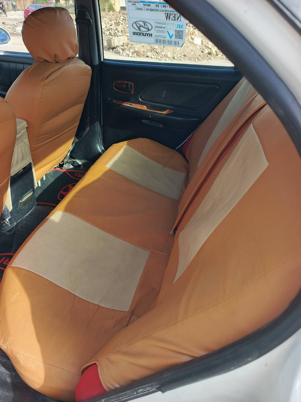 السلام عليكم
سوناتا 2001 وفود 
كير ومكينة مكفولة رقم بغداد الماني 
مداور ثاني يوم 
تبريد شغال ثلج 
سيارة خير من الله 
ما ناقصها برغي 
مصبوغة عام 
مكانها بابل القاسم 
سعرها 63 وبيها مجال 
للتواصل ***********
