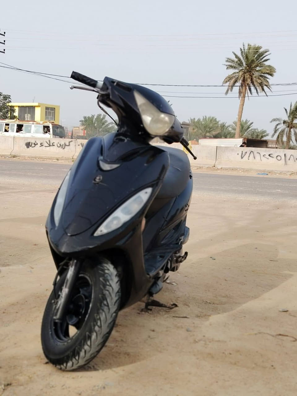 سلام عليكم دراجه كامكو جيفور الدراجه كهربايات كل شغاله زوجين تايرات جدد الدراجه مفتوحه بس خير من الله هاي كدامك بل صوره بس من تجي تلكه ختلفات بسيطه مثل هذا الكفر الصفح مشدود واحد. كامل رقم الهاتف *********** موجود على الخط او على الواتساب السعر 400 او بيه مجال السبايدر موجود بيه لون رصاصي او بيه تعديلات اهوي بس هذني الصور قديمه الكشن جديد تغليفه الدراجه نضيفه خير من الله
