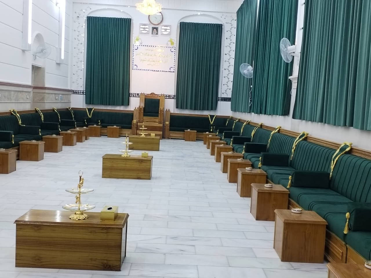 بفضل الله تعالى هذ الديوان الصاج وآلزان المصري والخشب الروسي ومن افضل انواع الاسفنج هاي اكستره ومن اجواد الاقمشة التركي ضمان 10 سنوات زادنا شرف وعلو هذ العمل إلى حسينية ومضيف السيد الجليل الحمزه احمد ابن هاشم الغريفي رضوان الله عليه          العنوان الديوانية الحمزه الشرقي شارع ال مرسول محاور مشروع الماء نعمل كافة الموديلات الصاج وآلزان المصري والمودرين تلفون *********** واتساب @إشارة
