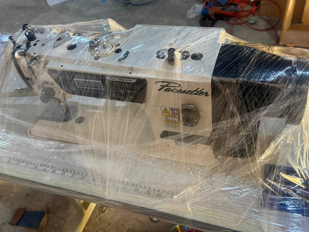 مكينه خياطه باسستر الاصلي  ابره 28 نفذه 12 تخيط خشن وناعم فول مواصفات قطع ذاتي وتحكم 3 نقشات وتحكم بالسرعه والابره
المكينه جديده غير مستخدمه مع كل ملحقاتها
المكان/ النجف الاشرف/
***********
