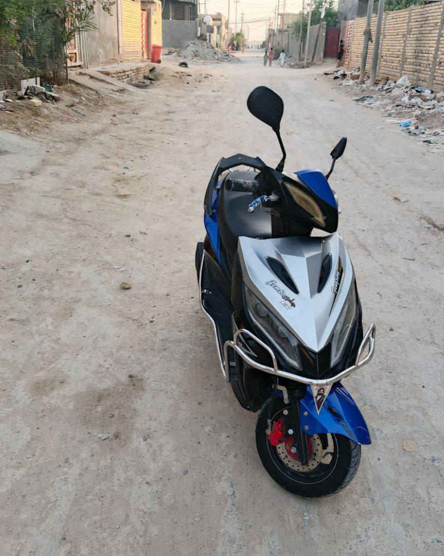 السلام عليكم دراجه لبيع نوع جامبو ماكس صيني موديل 22 دراجه نظيفه نكره سلف لستفسار باقي المعلومات خاص او رقم التالي 0788 552 9724
